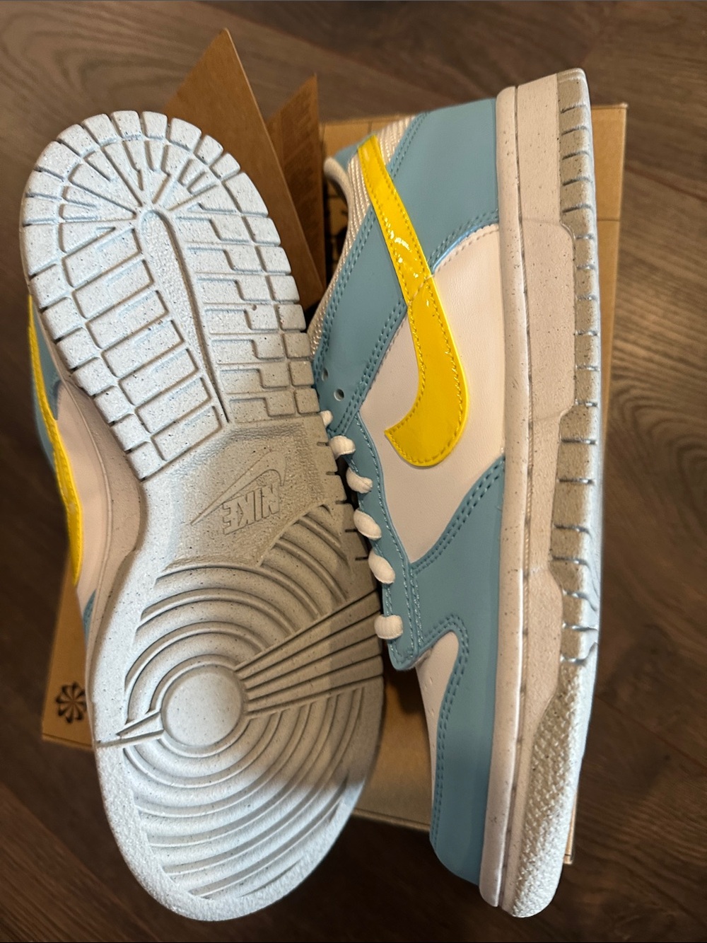 Nike Kids Low-Top Sneakers in White, Light Blue & Yellow - Picture 3 of 4